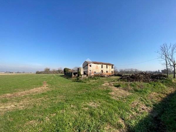 casa indipendente in vendita a Lugo