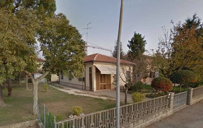casa indipendente in vendita a Lugo in zona Ca' di Lugo