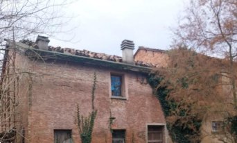 casale in vendita a Lugo