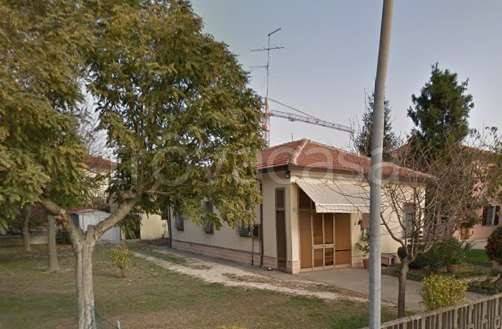 casa indipendente in vendita a Lugo in zona Ca' di Lugo