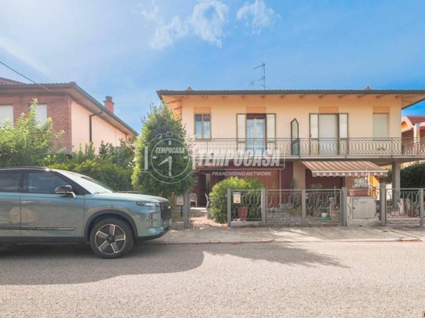casa indipendente in vendita a Lugo