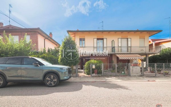 casa indipendente in vendita a Lugo
