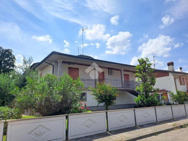 casa indipendente in vendita a Lugo in zona Villa San Martino