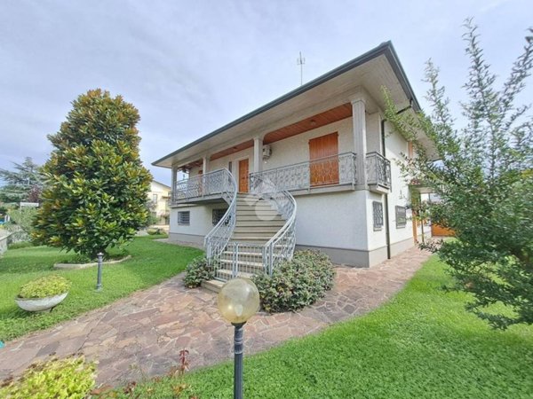 casa indipendente in vendita a Lugo in zona Villa San Martino