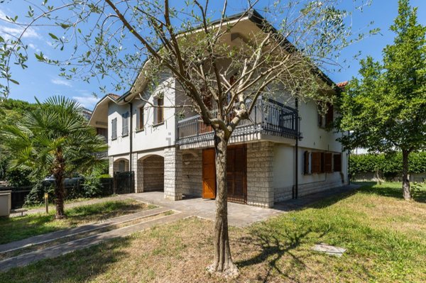 casa indipendente in vendita a Lugo