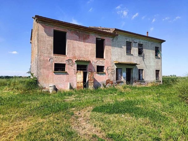 casa indipendente in vendita a Lugo