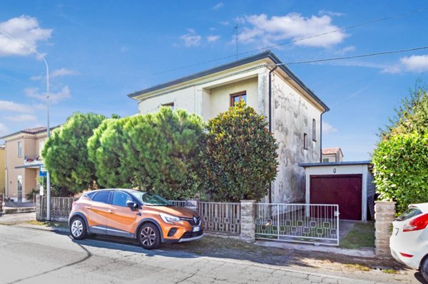 casa indipendente in vendita a Lugo