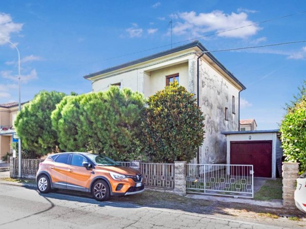 casa indipendente in vendita a Lugo in zona San Lorenzo