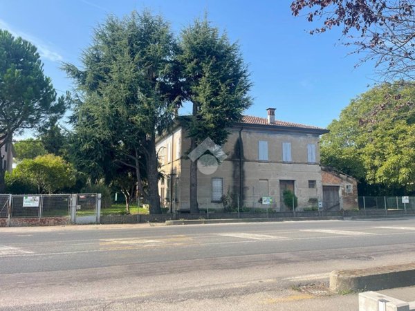 casa indipendente in vendita a Lugo