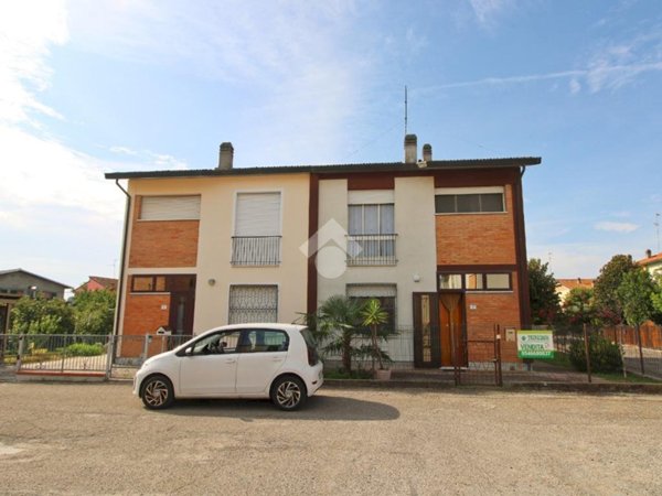 casa indipendente in vendita a Lugo in zona Voltana