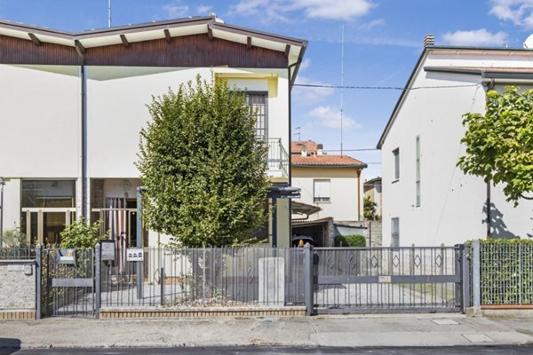 casa indipendente in vendita a Lugo