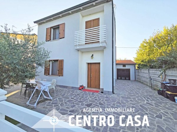 casa indipendente in vendita a Lugo