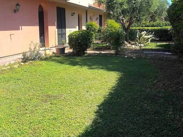 casa indipendente in vendita a Lugo