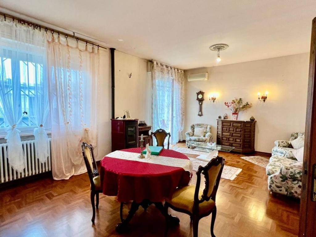 casa indipendente in vendita a Lugo