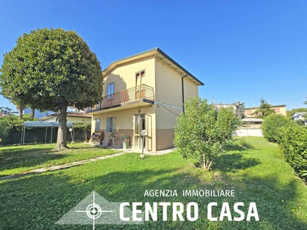 casa indipendente in vendita a Lugo