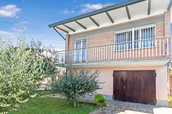 casa indipendente in vendita a Lugo