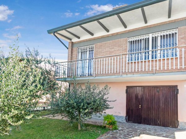 casa indipendente in vendita a Lugo