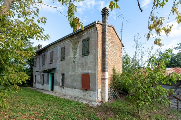casale in vendita a Lugo