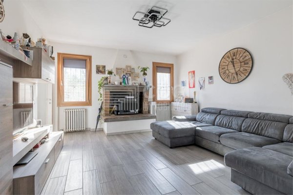 casa indipendente in vendita a Lugo