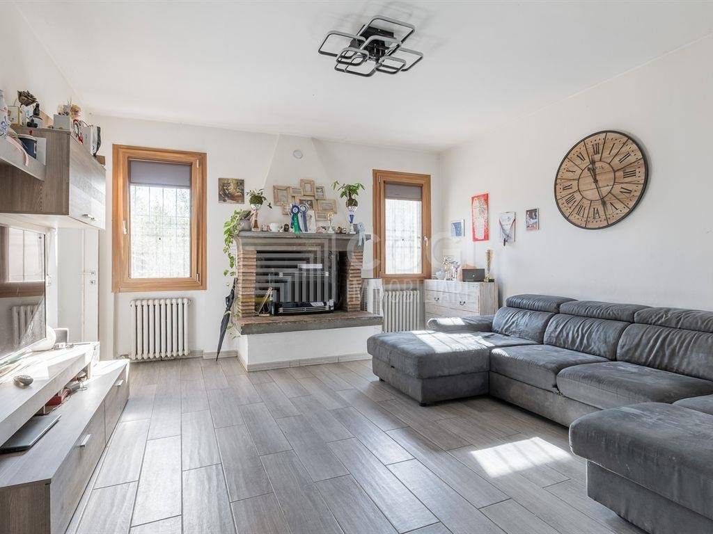 intera palazzina in vendita a Lugo