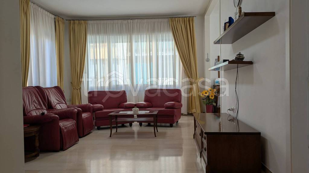 casa indipendente in vendita a Lugo