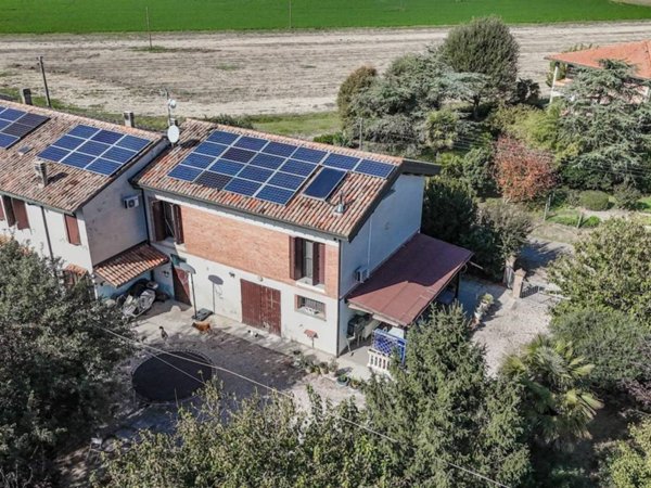 casa indipendente in vendita a Lugo in zona Voltana