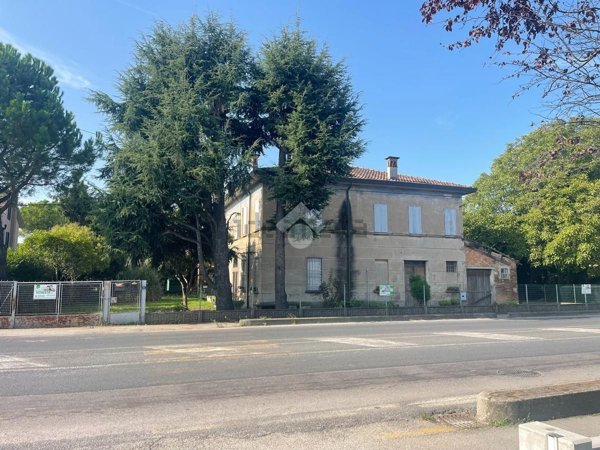casa indipendente in vendita a Lugo
