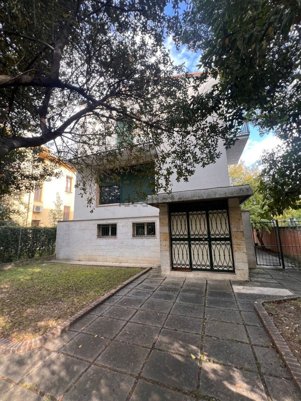 casa indipendente in vendita a Lugo