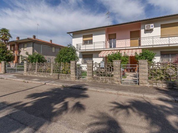 casa indipendente in vendita a Lugo in zona Voltana