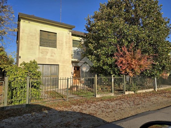 casa indipendente in vendita a Lugo