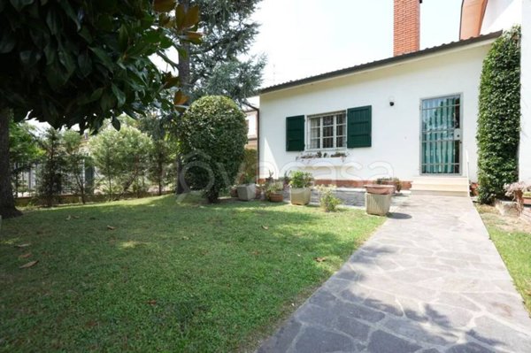 casa indipendente in vendita a Lugo