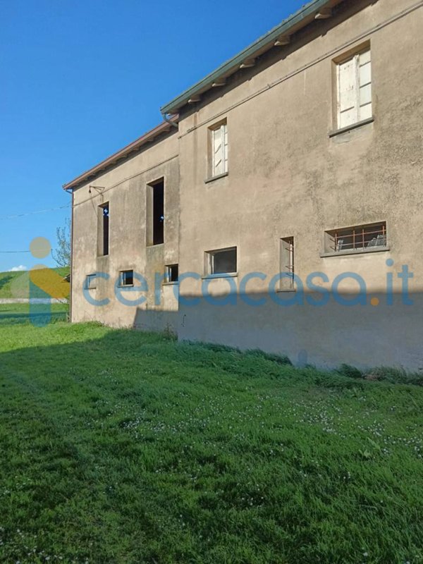 casa indipendente in vendita a Lugo