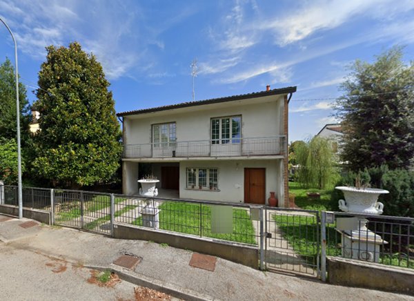 casa indipendente in vendita a Lugo