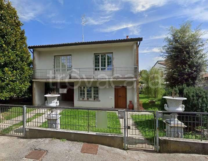 casa indipendente in vendita a Lugo