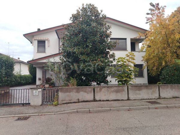 casa indipendente in vendita a Lugo in zona Villa San Martino