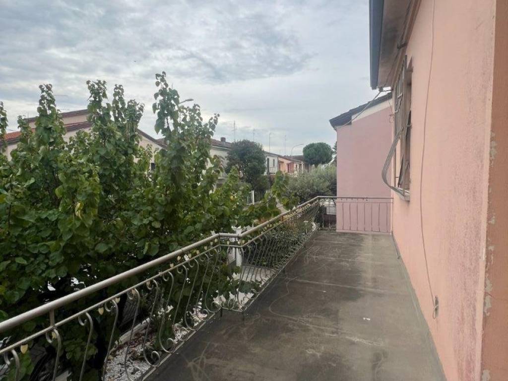 casa indipendente in vendita a Lugo