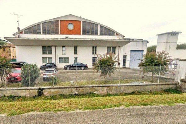 capannone in vendita a Lugo