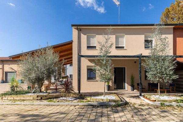 casa indipendente in vendita a Lugo