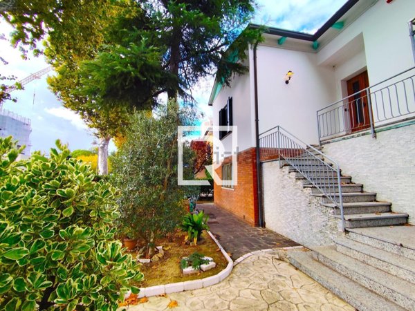 casa indipendente in vendita a Lugo in zona Ca' di Lugo