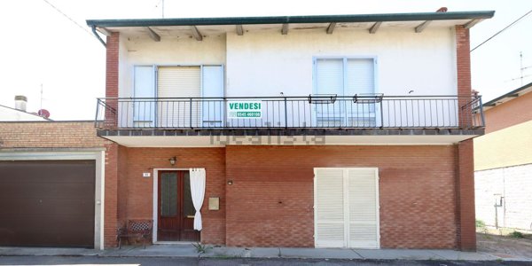 casa indipendente in vendita a Lugo