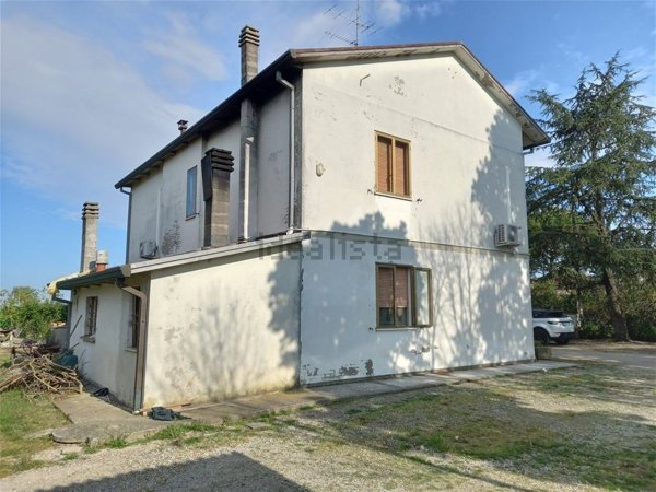 casa indipendente in vendita a Lugo