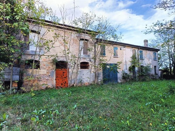 casa indipendente in vendita a Lugo