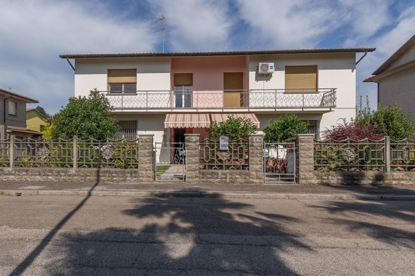 casa indipendente in vendita a Lugo in zona Voltana