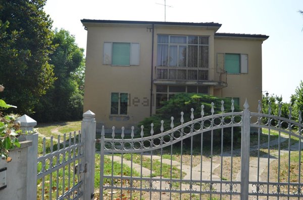 casa indipendente in vendita a Lugo in zona San Lorenzo