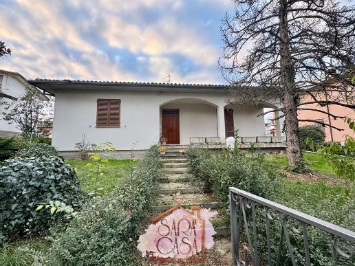 casa indipendente in vendita a Lugo