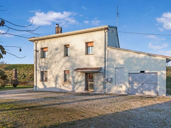 casa indipendente in vendita a Lugo in zona Voltana
