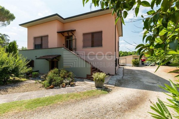 casa indipendente in vendita a Lugo