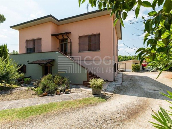 casa indipendente in vendita a Lugo