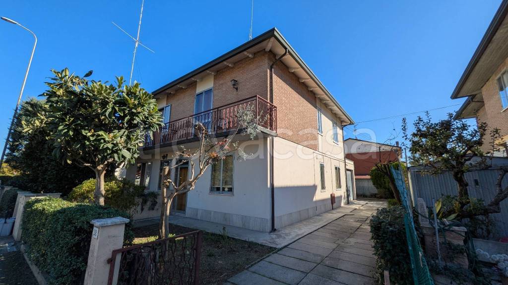 casa indipendente in vendita a Lugo