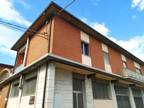 locale commerciale in vendita a Lugo
